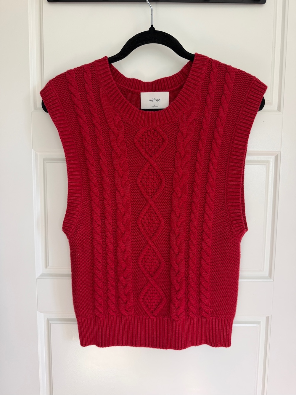 Wilfred Red Cable-Knit Sleeveless Sweater Vest Cotton and Wool